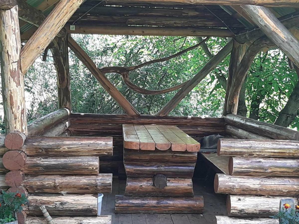 Котедж "Барвінок" Verchovyna Exteriér fotografie